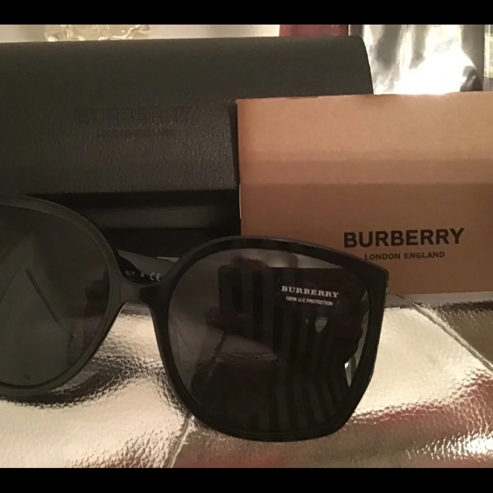- Beautiful Burberry sunglasses